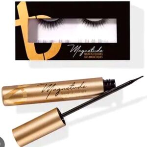 Magnetic lashes and eyeliner + free sample